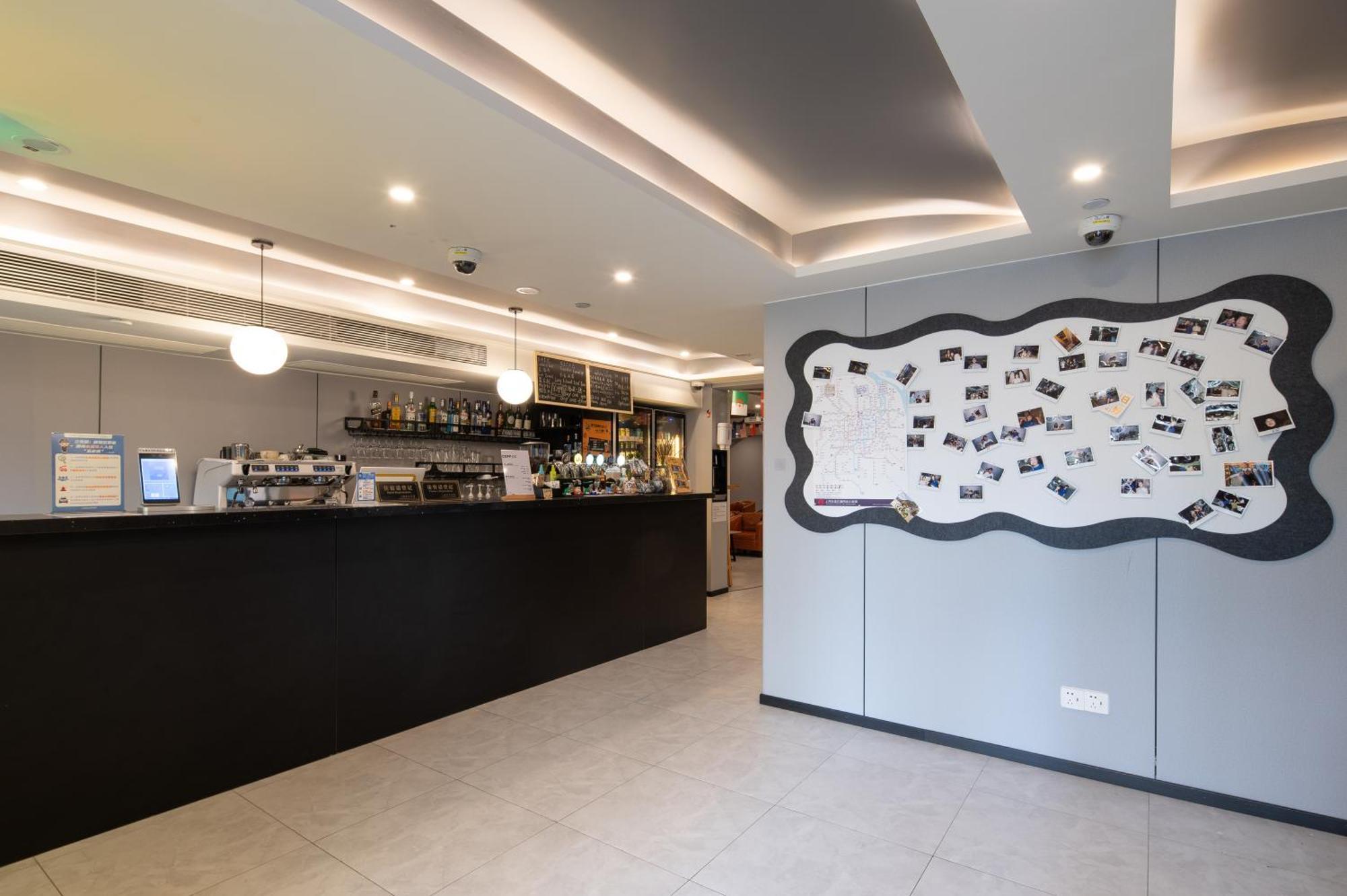 Dayin International Youth Hostel -Near People'S Square & Old Town -Social Area -Bar -Cafe -Gym -Free Laundry Luggage Storage -24H Front Desk -English Service Шанхай Экстерьер фото