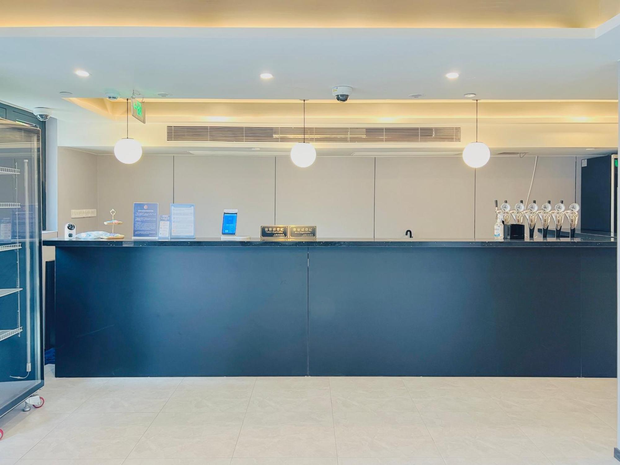 Dayin International Youth Hostel -Near People'S Square & Old Town -Social Area -Bar -Cafe -Gym -Free Laundry Luggage Storage -24H Front Desk -English Service Шанхай Экстерьер фото